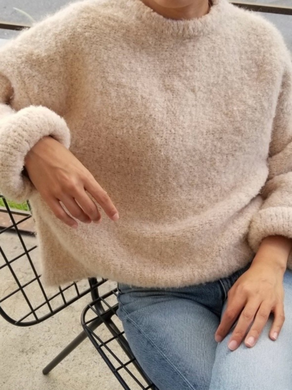 Le Bon Shoppe Envie Crewneck Sweater M/L Sand Textured Boucle Relaxed Fit Chunky
